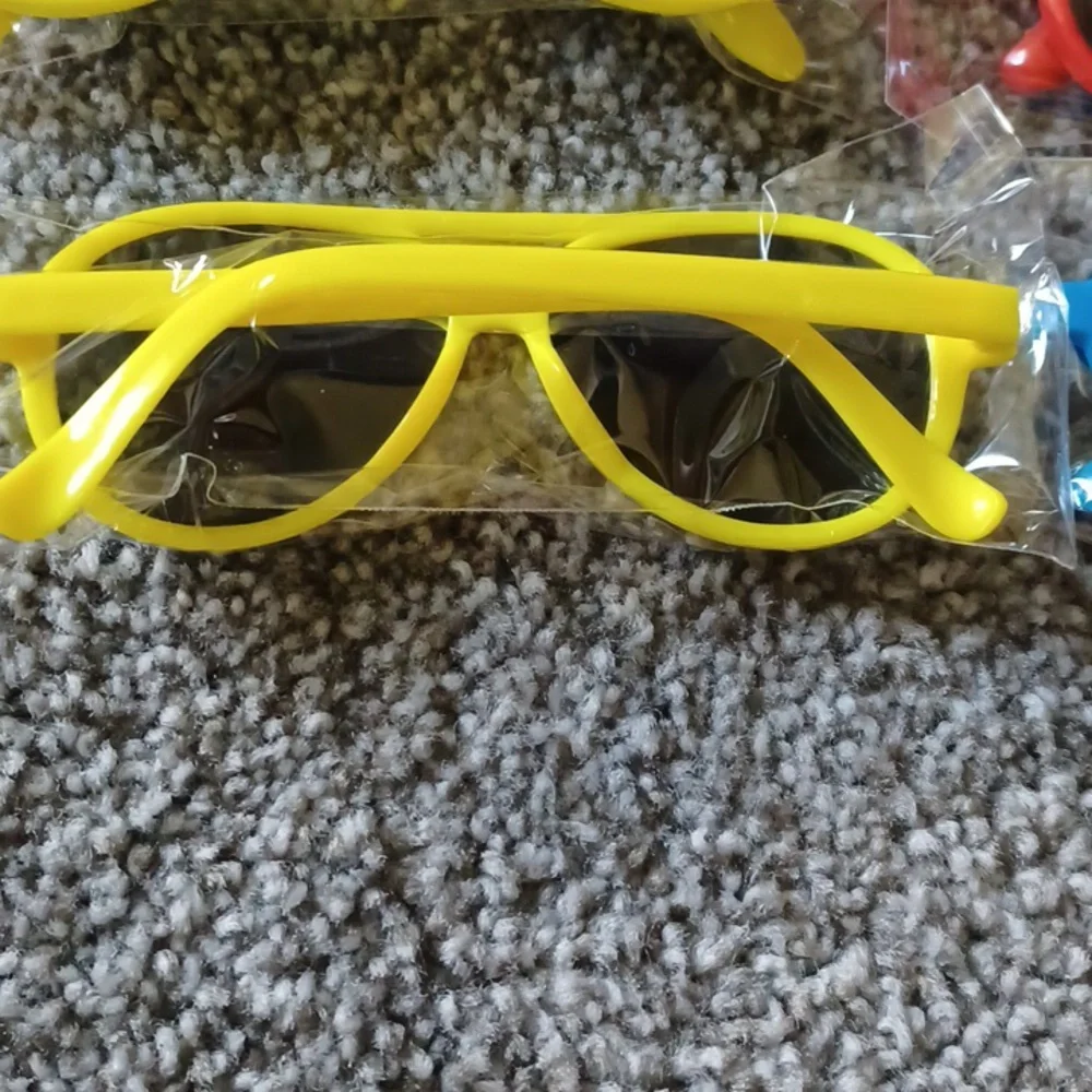 12 New Pairs Kids Sunglasses Party Favors